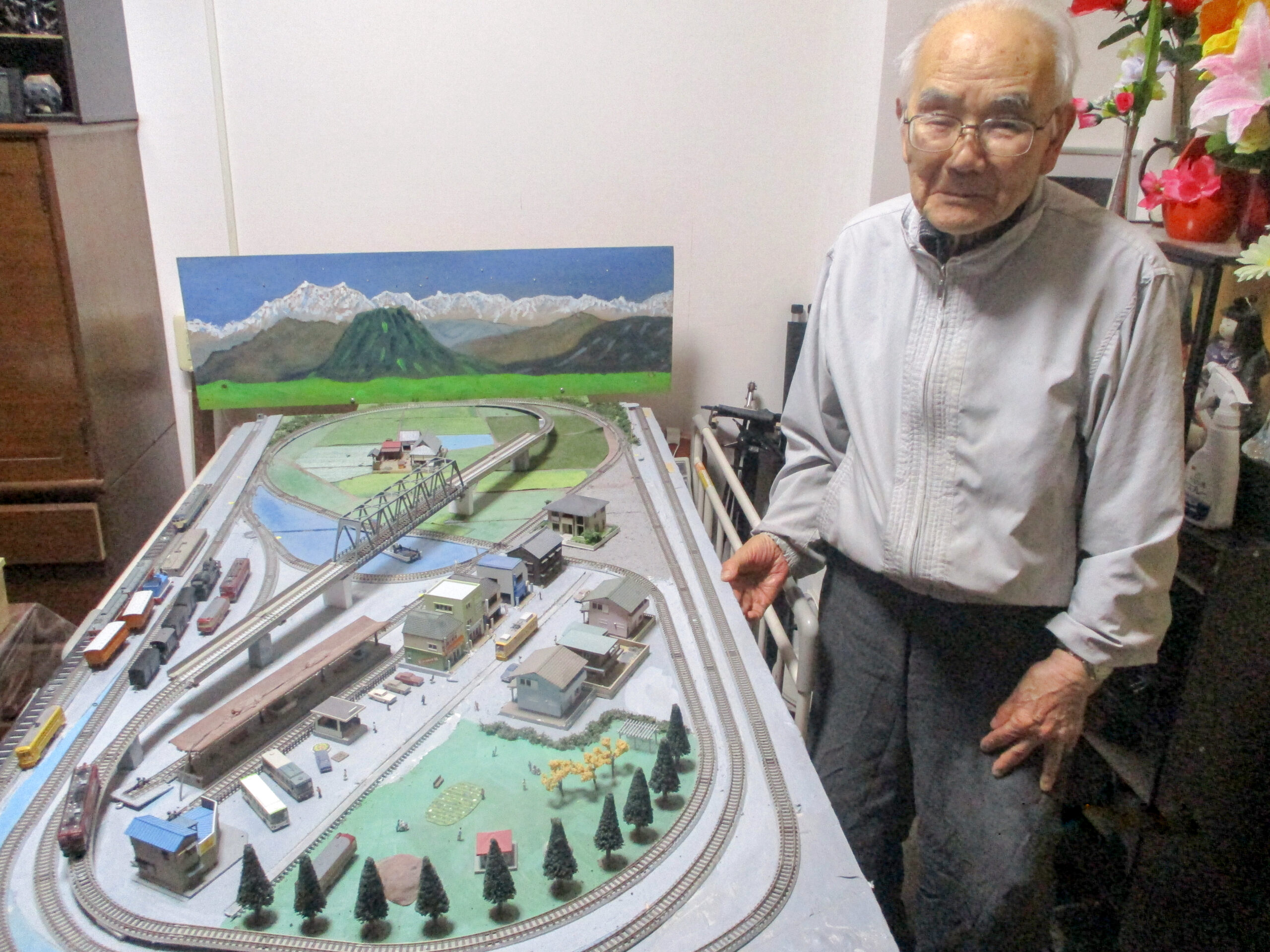 鉄道ジオラマ 趣味は鉄道ジオラマ！多趣味な97歳～ネクサスコート練馬～ | SOMPOケア